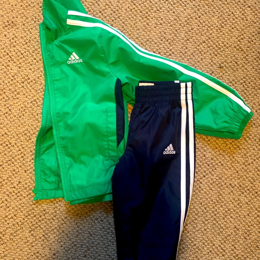 2T Adidas outfit. Brand new never worn :)